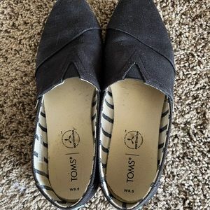 Toms